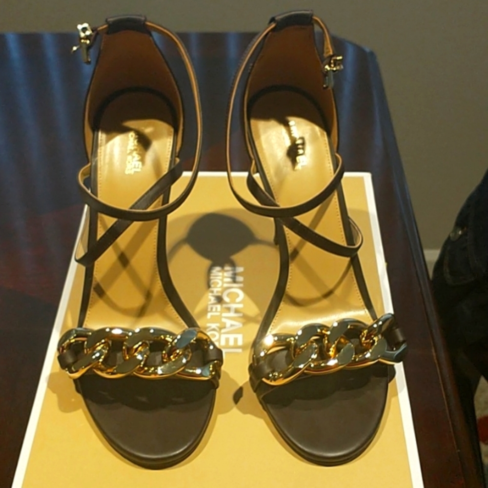 Ladies shoes